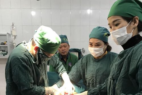 Hà Tĩnh: Cứu sống mẹ và con sản phụ bị vỡ tử cung, nhau cài răng lược