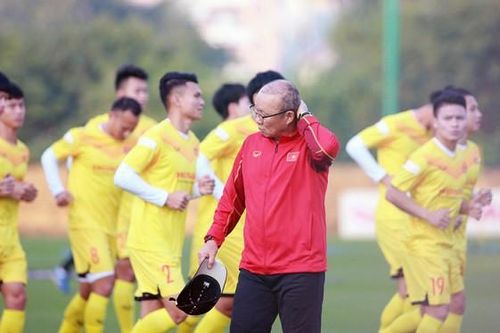 Bóng đá Việt Nam xoay chuyển thế nào trong năm 2021?