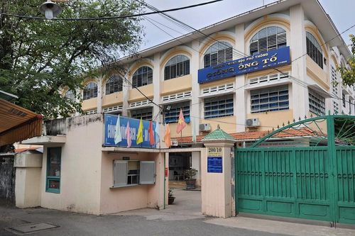 Hạ mức kỷ luật hai nam sinh đặt máy quay lén ở nhà vệ sinh nữ