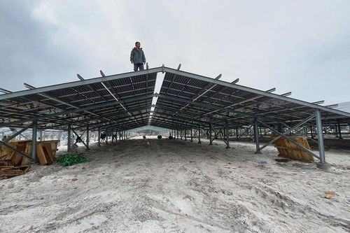 Rầm rộ làm trang trại 'điện mặt trời' tại TT-Huế