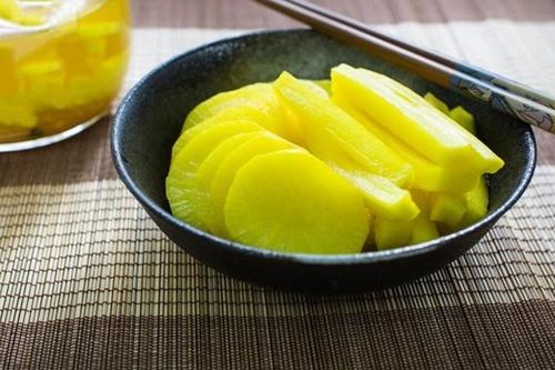 Mẹo làm củ cái muối vàng ươm, giòn sần sật
