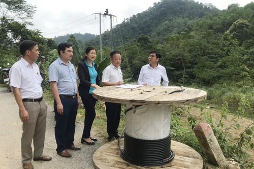 Cử tri nhận xét về phiên chất vấn và trả lời chất vấn của HĐND tỉnh