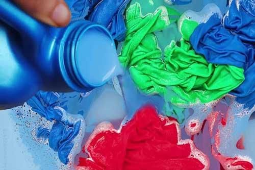 Sai lầm khi sử dụng nước xả vải khiến quần áo bạc màu, nhanh hỏng