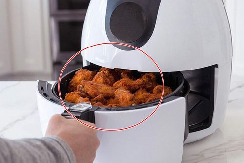6 sai lầm bạn rất hay mắc phải khi dùng nồi chiên không dầu khiến nồi 'giảm tuổi thọ' rất nhanh