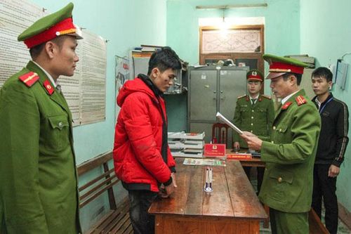 Khởi tố, bắt tạm giam đối tượng chống người thi hành công vụ