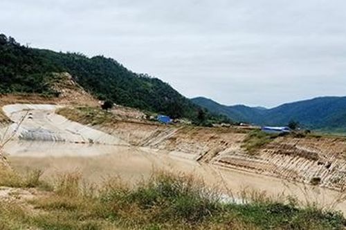 Hồ chứa nước 200 tỷ thi công sai thiết kế, không có đất bồi đắp công trình