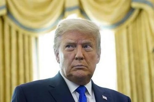 Thượng viện Mỹ thông qua dự luật quốc phòng bất chấp Trump dọa phủ quyết