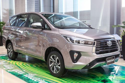 Toyota Innova vẫn bị Mitsubishi Xpander bỏ xa