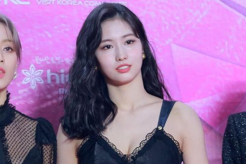Stylist nhiều lần cho sao Hàn mặc trang phục không phù hợp