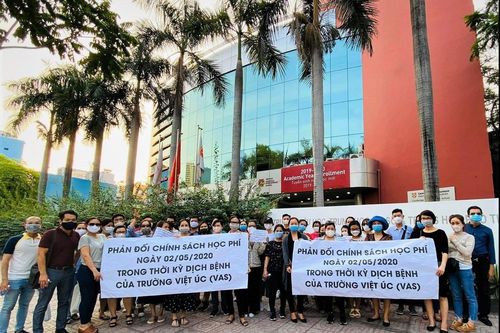 Phụ huynh kiện Việt Úc, trường đề nghị xét xử kín