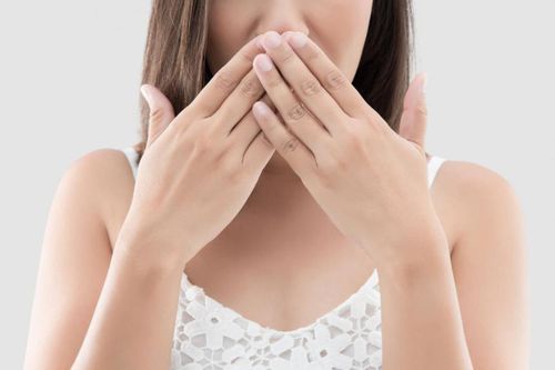7 mẹo giúp hơi thở không bị hôi