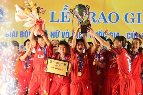 Đội TP Hồ Chí Minh I đoạt cúp Giải bóng đá nữ vô địch quốc gia - Cúp Thái Sơn Bắc 2020