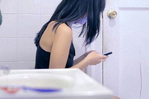 Sai lầm khi đi toilet 'uy hiếp' tử cung, gần như ai cũng mắc