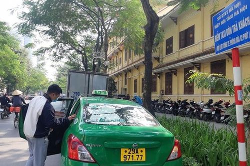 Hà Nội: Taxi sẽ có nhiều điểm dừng đỗ như xe buýt