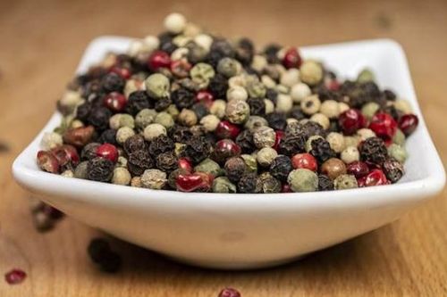 Giá tiêu hôm nay 13/12: Tái lập mốc 58.000 đồng/kg