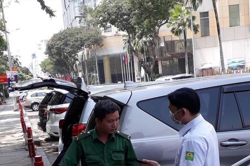 TPHCM giao Thanh niên xung phong quản lý, thu phí đỗ xe ô tô trên đường