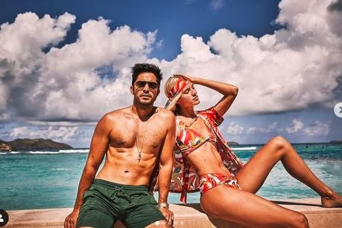 Devon Windsor mặc bikini thả dáng quyến rũ ngất ngây bên chồng