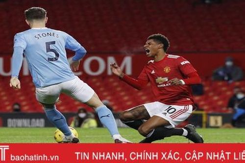 MU bị tước quả phạt đền ở derby Manchester