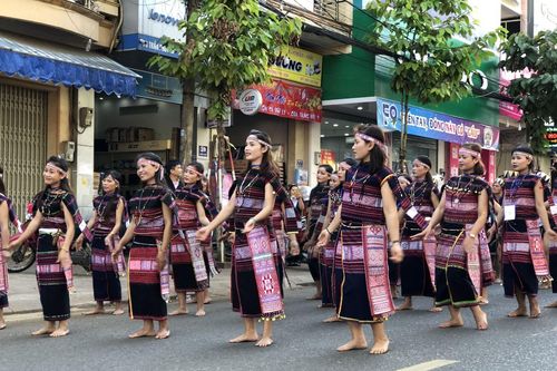 Đẩy mạnh phong trào nông dân thi đua sản xuất giỏi ở vùng đồng bào dân tộc thiểu số