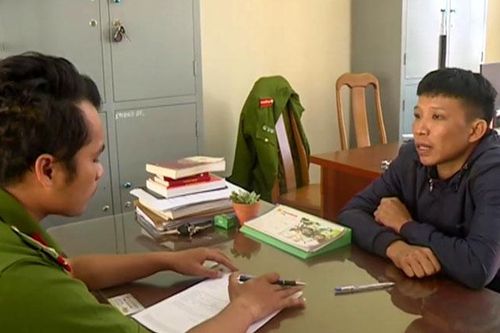 Tạm giữ thanh niên vượt chốt kiểm tra, tông công an viên bất tỉnh