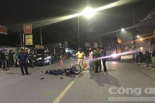 Hai công nhân đi nhậu về tông xe tải, 1 người chết, 1 người nguy kịch