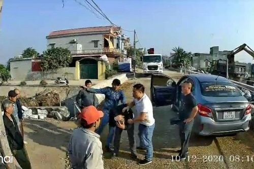 Xác định nghi phạm hành hung chủ xe khách ở Thái Bình giữa ban ngày