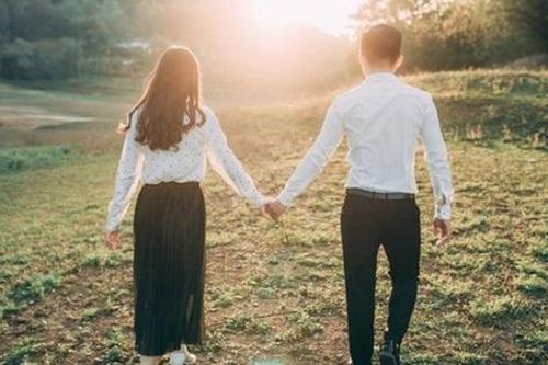 Ba câu nói chứng tỏ chàng trai của bạn đang ghen tuông vì bạn