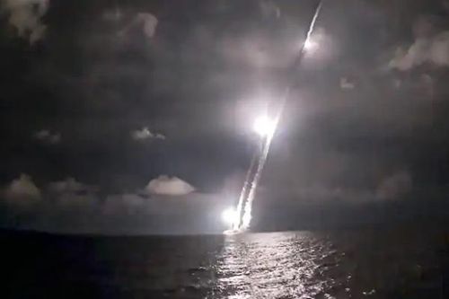 Tàu ngầm hạt nhân Nga phóng 4 tên lửa thử nghiệm