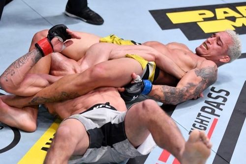 Tony Ferguson suýt bị gãy tay sau đòn khóa hiểm