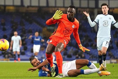Chelsea: Trở về mặt đất ở Goodison Park