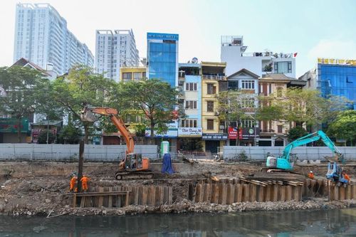 Thi công hệ thống cống ngầm gom nước thải sông Tô Lịch