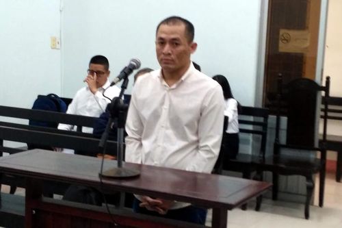 Đi tù vì biết bạn ăn trộm đuổi đi lại không tố giác