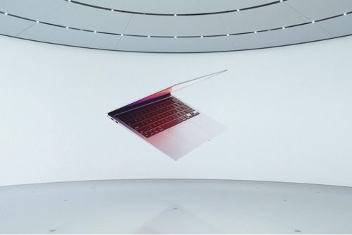 MacBook chip M1 chính hãng được người dùng săn đón
