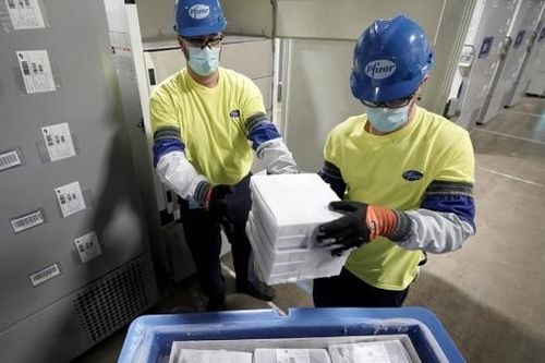 Covid-19: CDC Mỹ nhất trí khuyến nghị sử dụng vaccine, có thể bắt đầu tiêm chủng từ 14/12