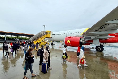 Ðường sắt và hàng không tăng khai thác tết, vé còn nhiều