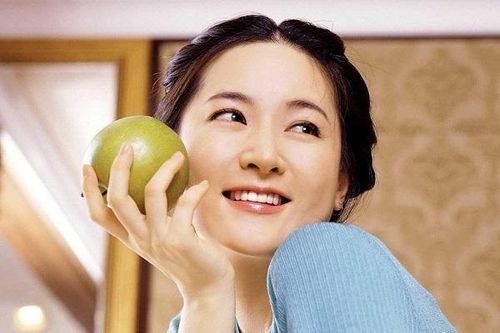 Mẹo chăm sóc da và tóc khỏe mạnh chỉ bằng giấm táo