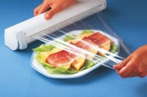 Lý do tuyệt đối không được dùng màng bọc thực phẩm trong lò vi sóng