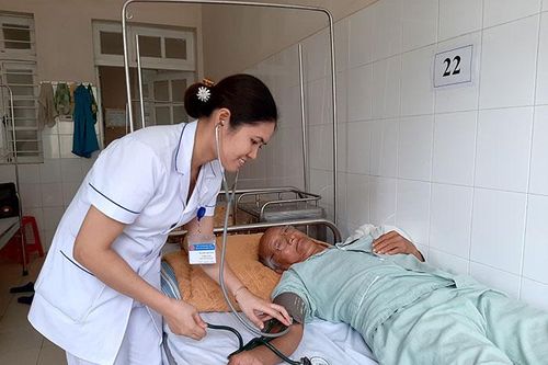 Người dân hưởng lợi khi thông tuyến BHYT nội trú tuyến tỉnh