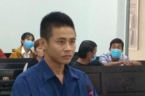 Thấy đánh nhau, đến can ngăn rồi đâm 2 người