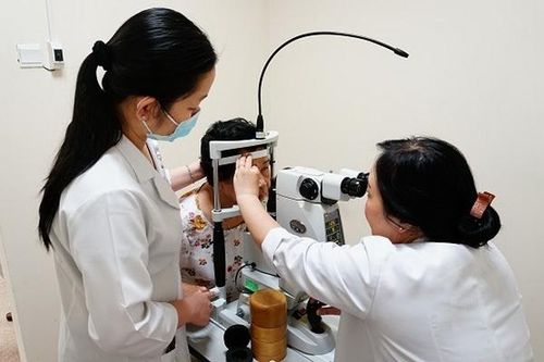 Khắc phục tình trạng hở mi mắt