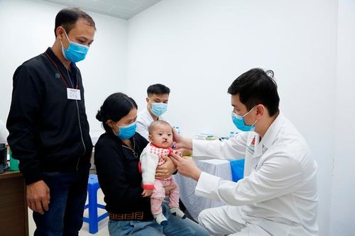 Khám sàng lọc, phẫu thuật miễn phí cho trẻ bị dị tật vùng sọ mặt