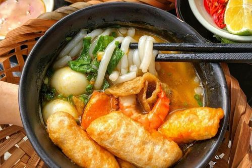 Đặt đồ ăn trưa gì trong ngày đông rét?
