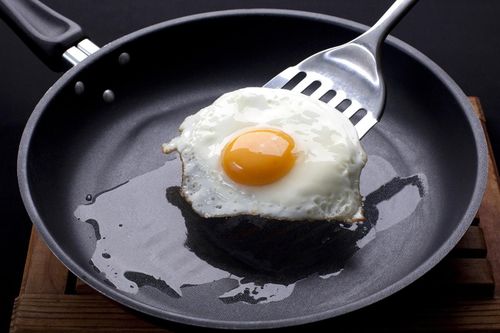 Mẹo sử dụng chảo chống dính đúng cách