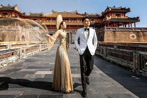Đôi vợ chồng chu du khắp 11 địa danh để chụp ảnh cưới