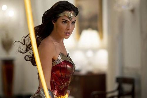 Hệ thống rạp ở Anh đóng cửa, 'Wonder Woman 1984' vẫn phát hành