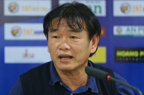 HLV Phan Thanh Hùng lỡ hẹn CLB TP.HCM và HAGL