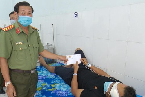 Phó công an phường bị bắn đã xuất viện