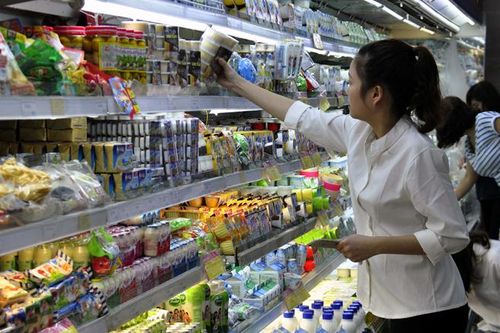 Hàng Việt 'sống khỏe' nhờ kênh tạp hóa