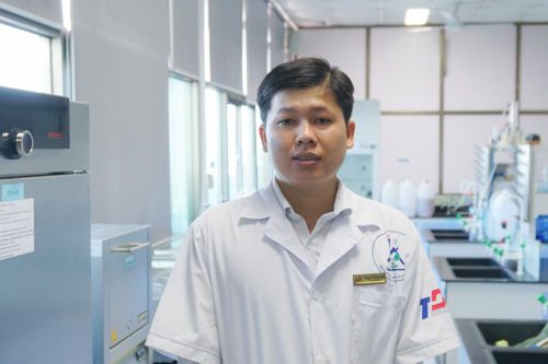 Quả Cầu Vàng của Tiến sĩ 30 tuổi