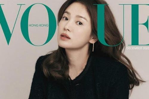 Song Hye Kyo táo bạo diện đồ hở